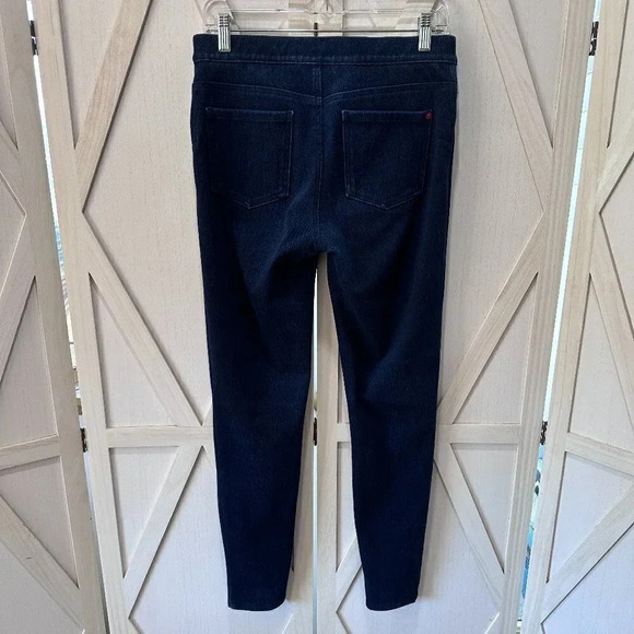 Spanx Ready-to-Wow! Denim Leggings in Dark Blue Wash - Picture 5 of 10